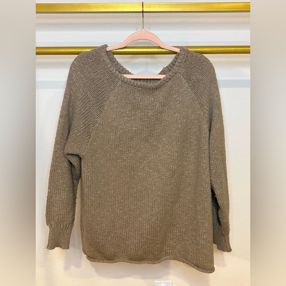 Women’s tan brown knit sweater, large
